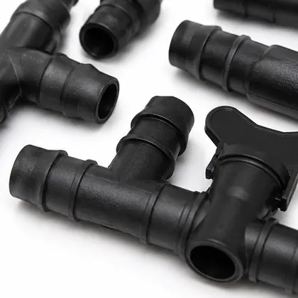 Detalhe de Kit de Conexões para Irrigação 16 mm
