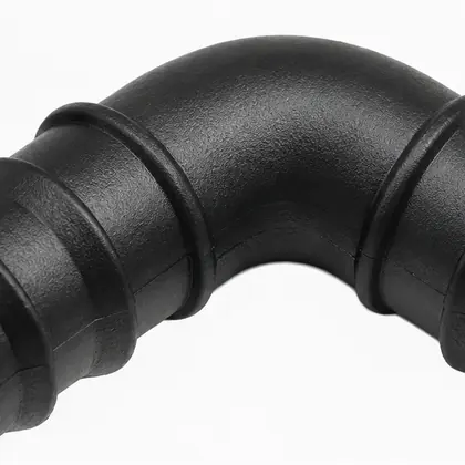 Detalhe de Joelho 90° para Irrigação 16 mm